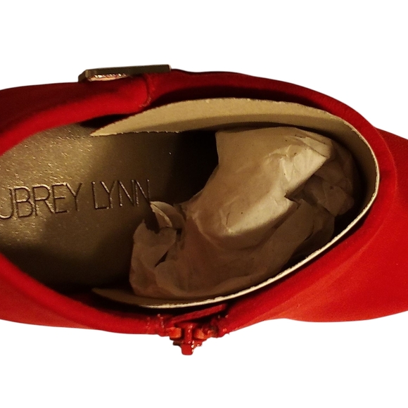 Aubrey Lynn Red Or Black Suede Booties, New In Box, 3" Block Heel, Zipper/Buckle - Picture 13 of 15